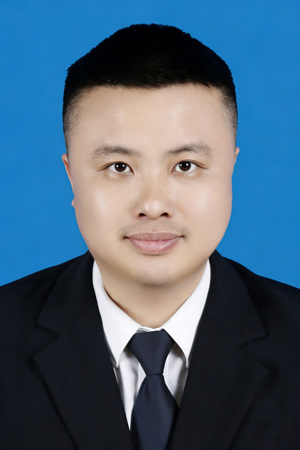 张鼎华：党委委员、副院长